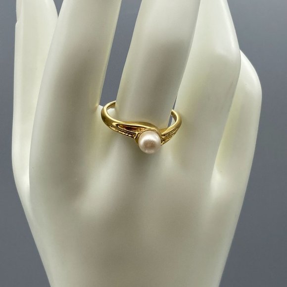 Classic Faux Pearl Solitaire Ring, Gold Tone Sleek Minimalist Band - Picture 3 of 5